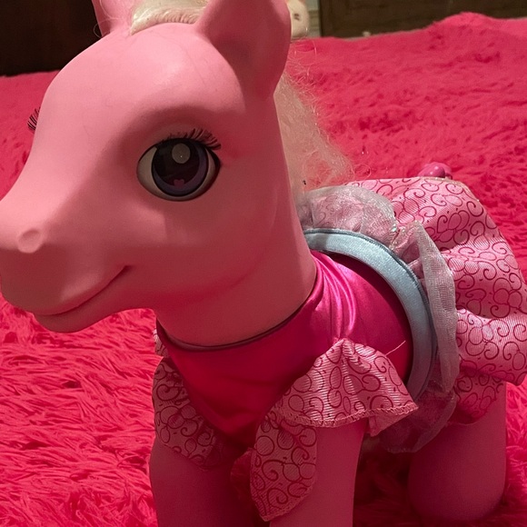 SING AND DANCE PINKY PIE